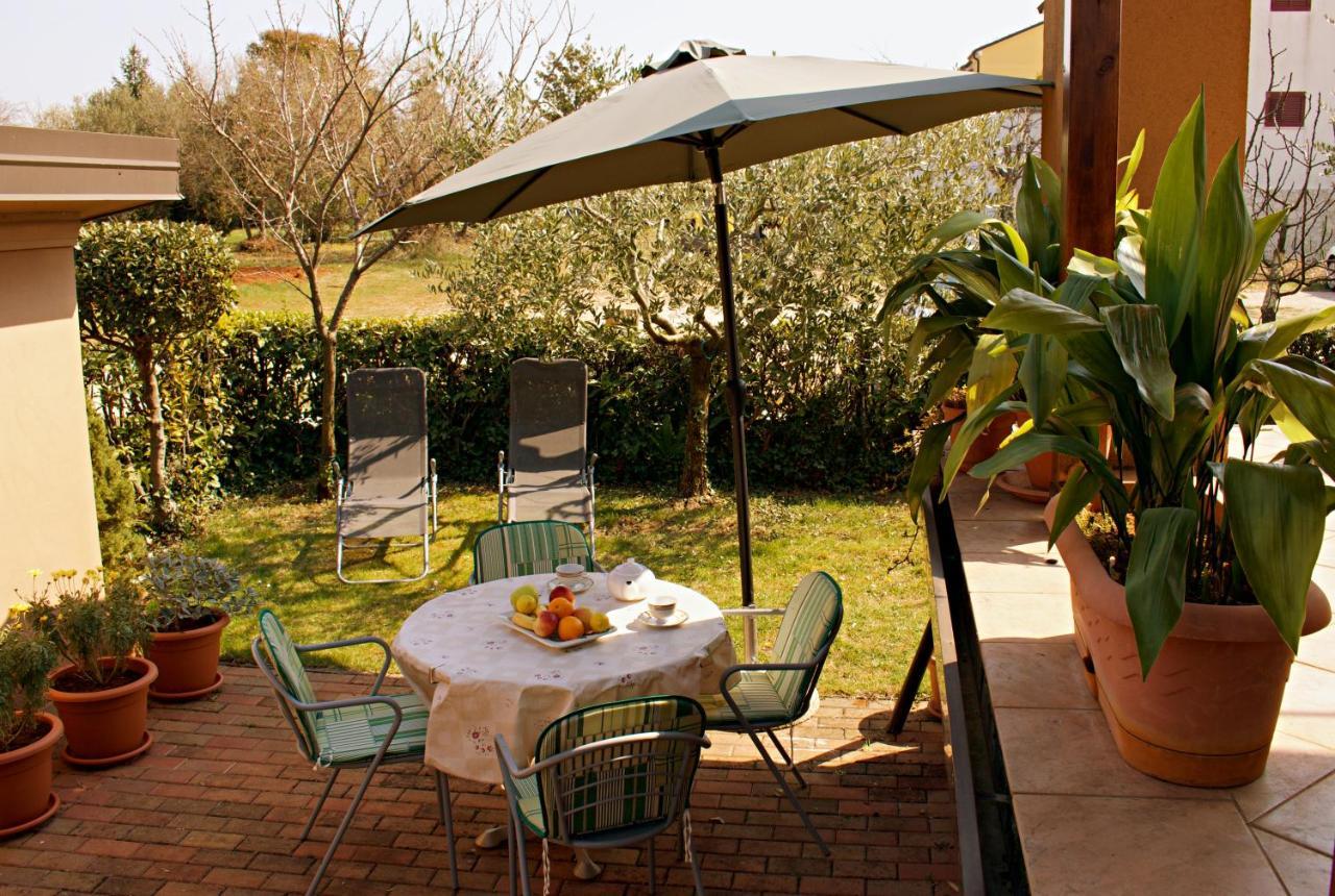 Ferienwohnung Blue Deer Umag Exterior foto