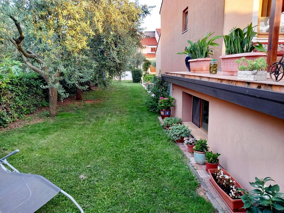 Ferienwohnung Blue Deer Umag Exterior foto